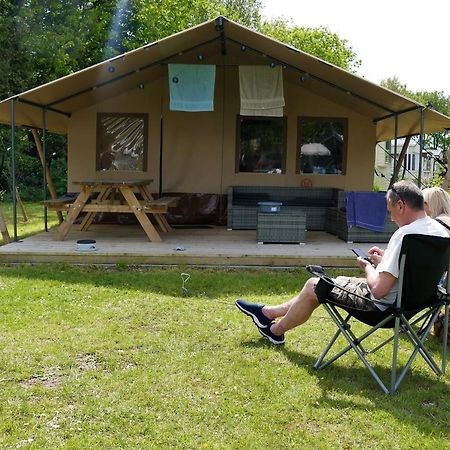 Safaritent Sarek, Wolvenspoor 10 Vledder Buitenkant foto